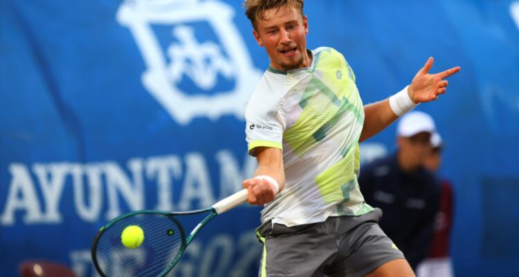 Edas Butvilas Tenis Playa Luanco