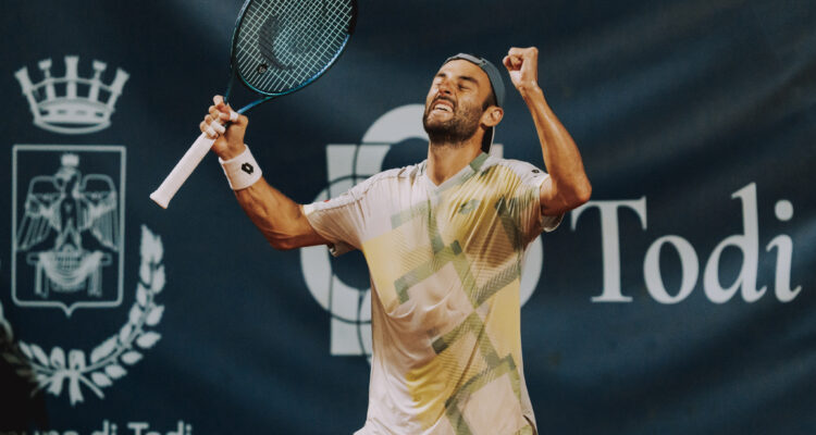 Stefano Travaglia, Todi